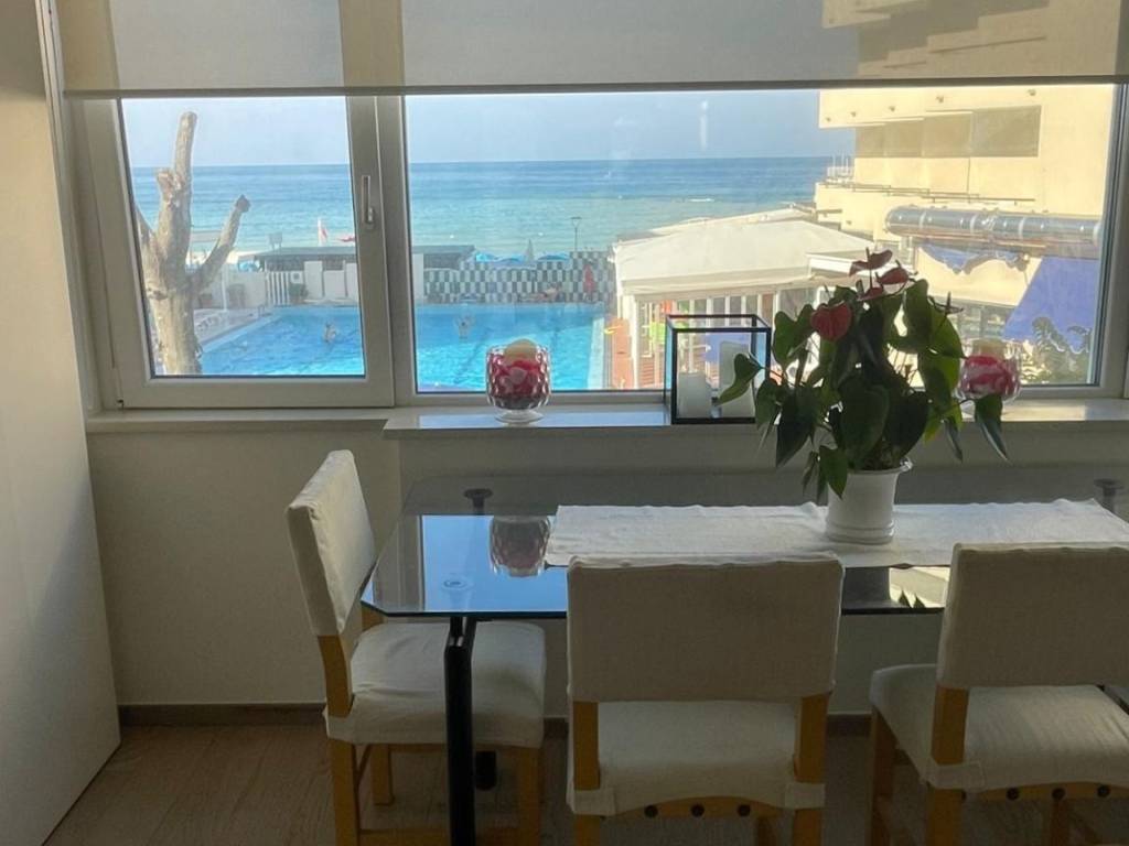 appartamento in vendita a Pesaro in zona Mare