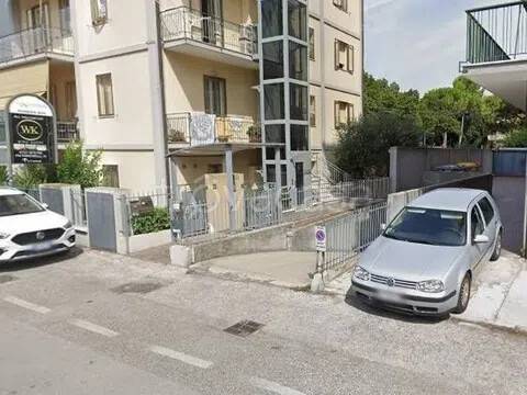 box auto in vendita a Pesaro in zona Pantano