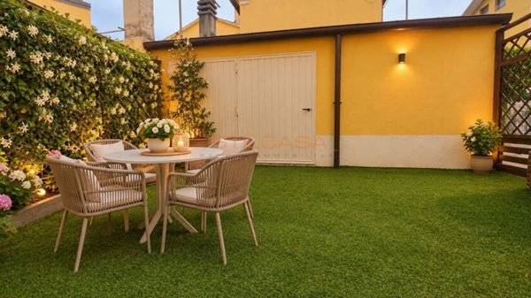casa indipendente in vendita a Pesaro in zona Villa Fastiggi