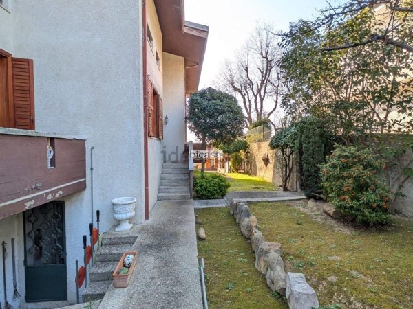 casa indipendente in vendita a Pesaro in zona Cattabrighe