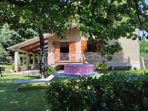 casa indipendente in vendita a Pesaro in zona Tresole