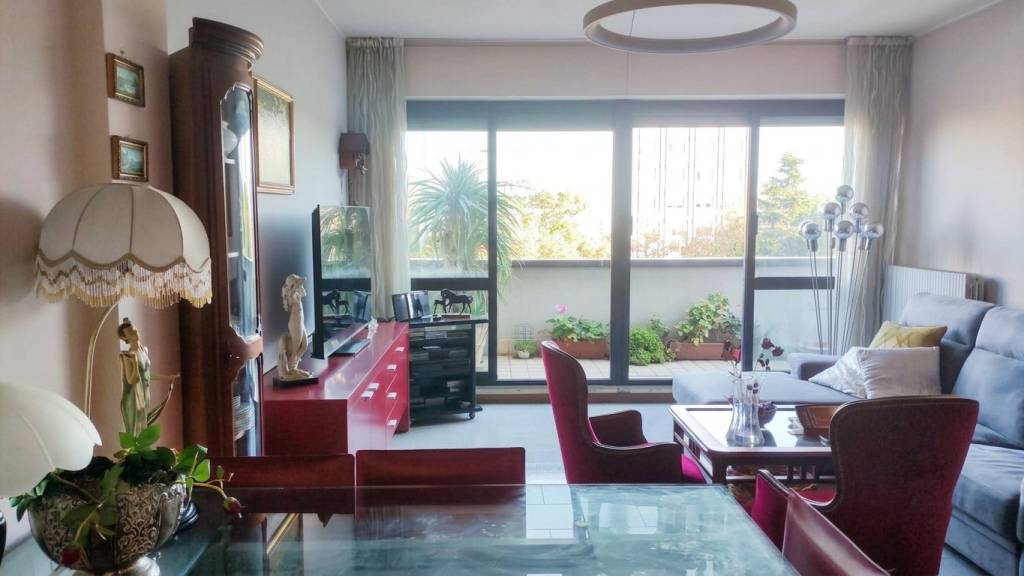 appartamento in vendita a Pesaro in zona Centro Città