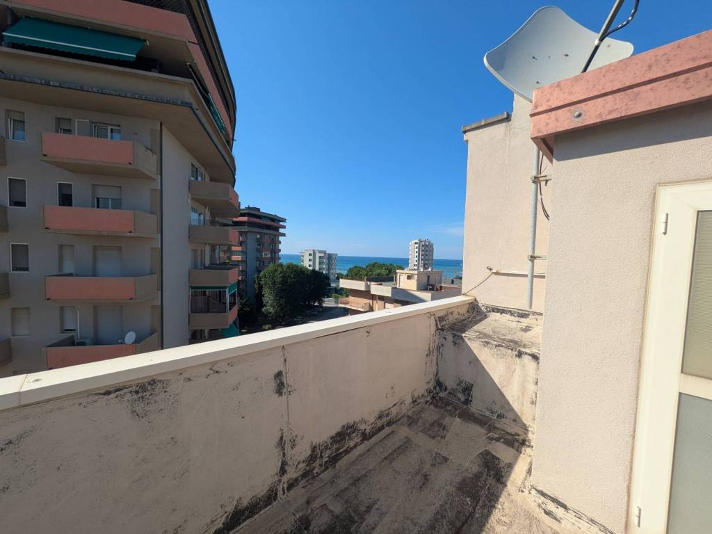 appartamento in vendita a Pesaro in zona San Bartolo