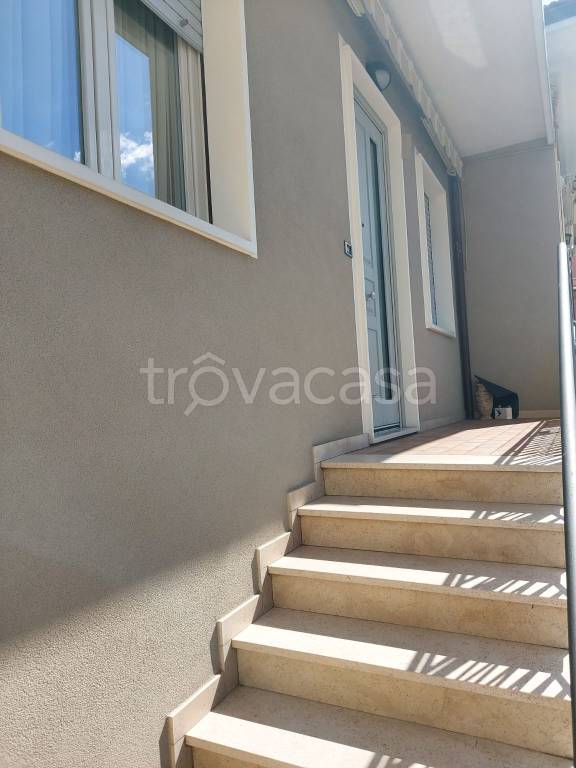 casa indipendente in vendita a Pesaro in zona Loreto