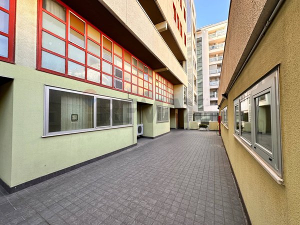 ufficio in vendita a Pesaro in zona Centro Città