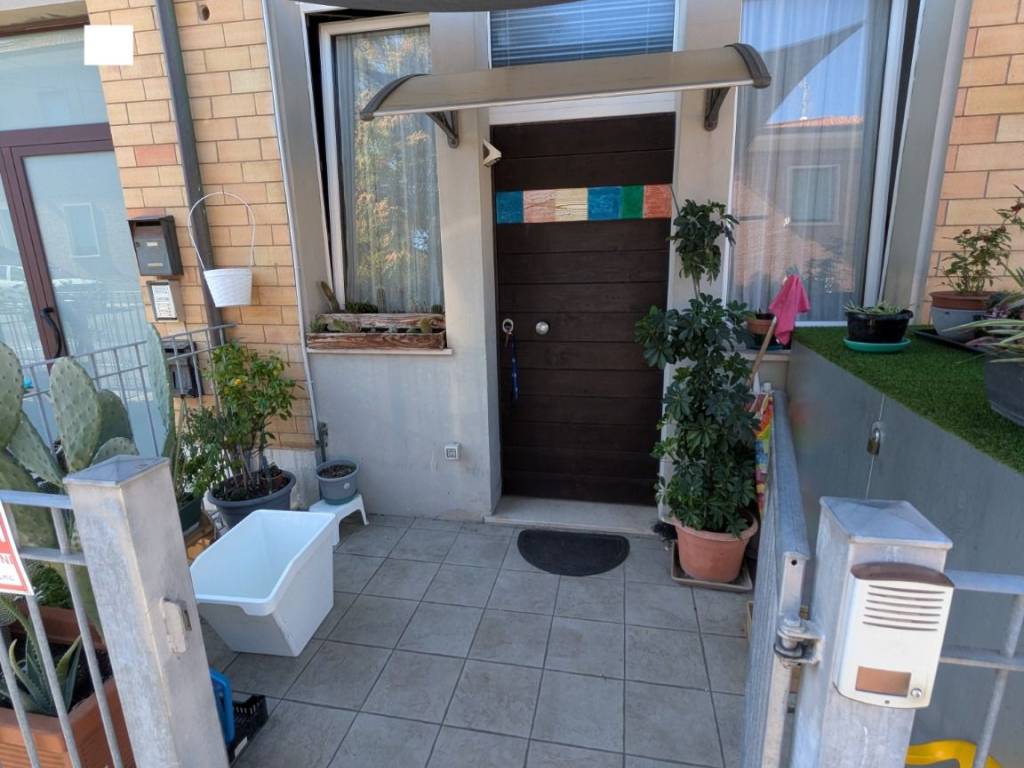 appartamento in vendita a Pesaro in zona Loreto