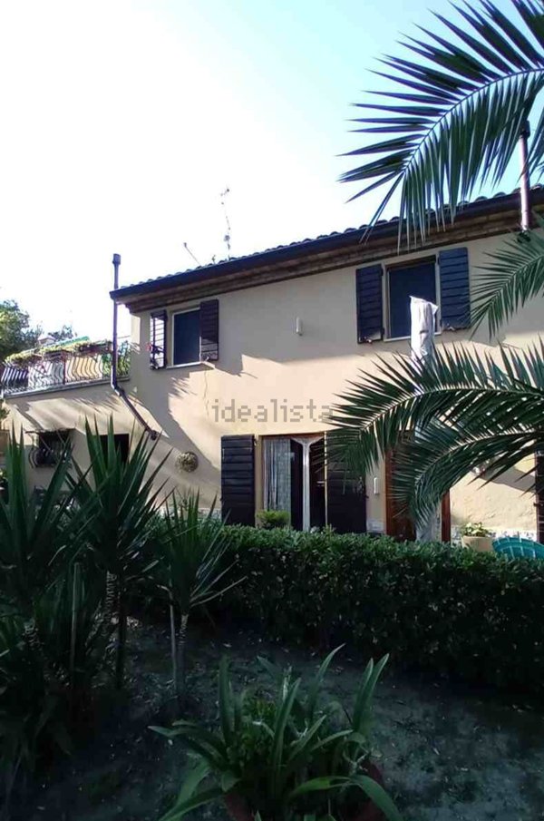 casale in vendita a Pesaro in zona Ghetto di Roncaglia