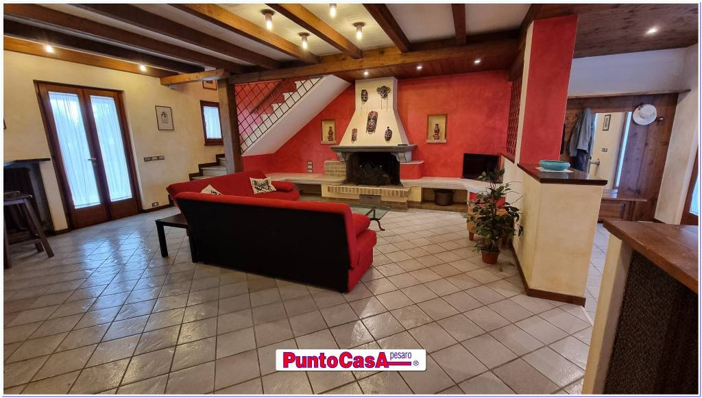 casa indipendente in vendita a Pesaro in zona Case Bruciate