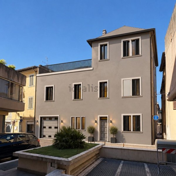 appartamento in vendita a Pesaro in zona Centro Città