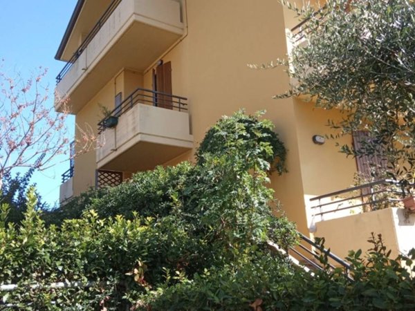 casa indipendente in vendita a Pesaro in zona Muraglia