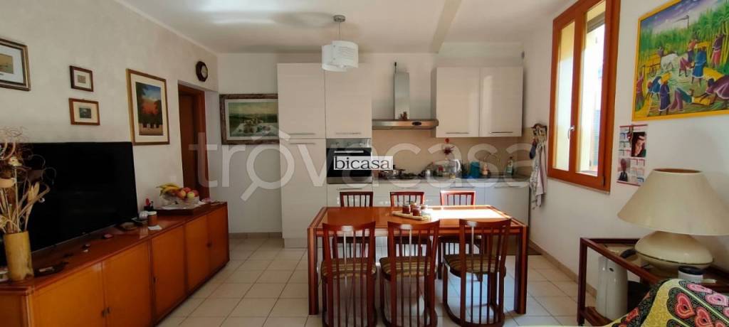 appartamento in vendita a Pesaro in zona Centro Città