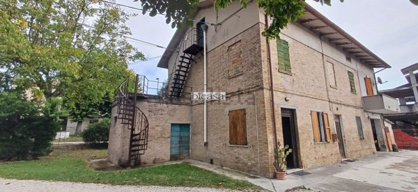 casa indipendente in vendita a Pesaro in zona Novilara