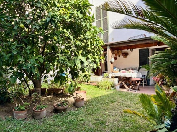 casa indipendente in vendita a Pesaro in zona Mare