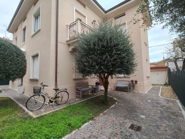appartamento in vendita a Pesaro in zona Villa Fastiggi