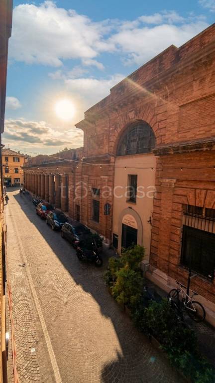 appartamento in vendita a Pesaro in zona Centro Città
