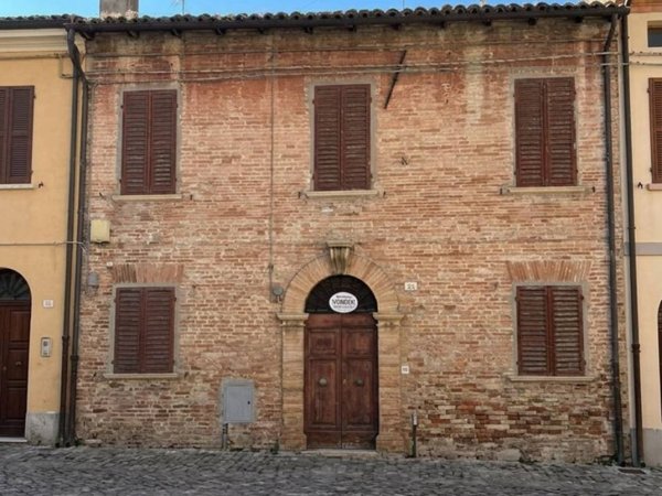 casa indipendente in vendita a Pesaro in zona Centro Città