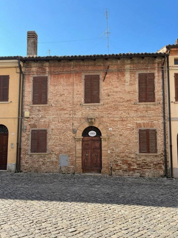 casa indipendente in vendita a Pesaro in zona Centro Città