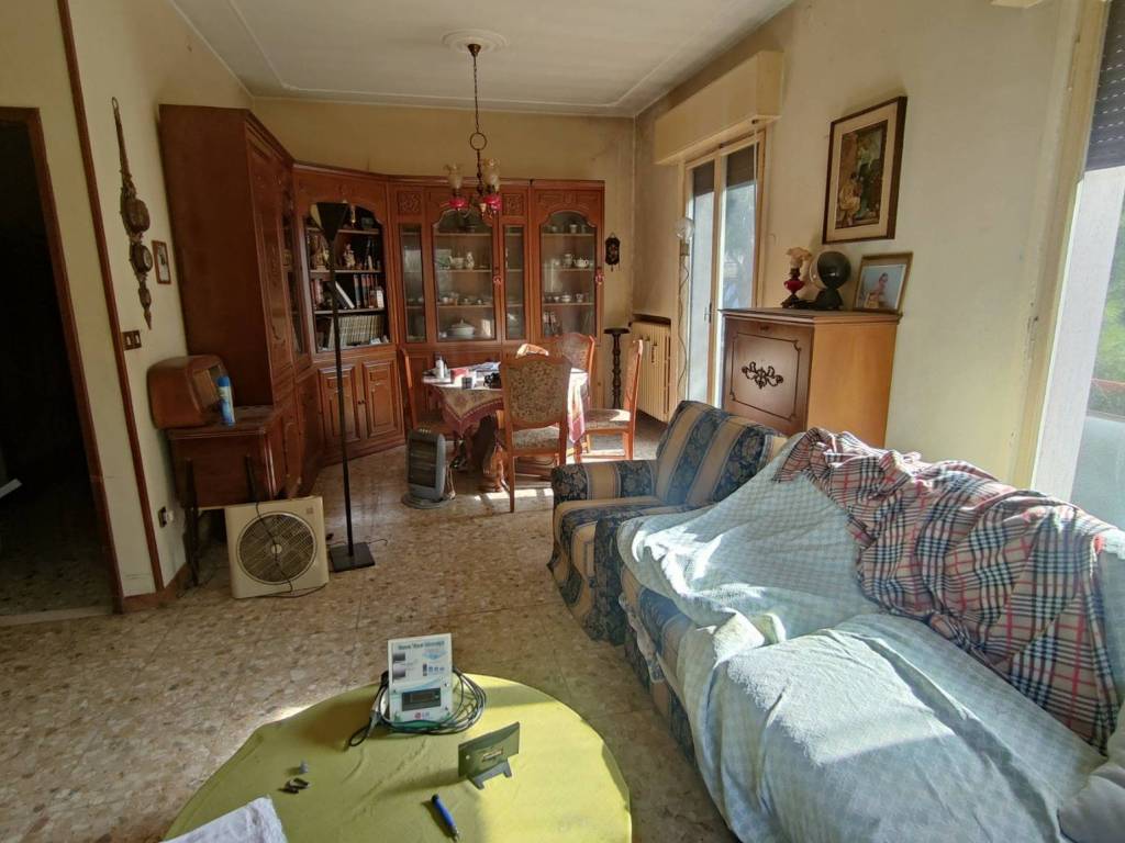 casa indipendente in vendita a Pesaro