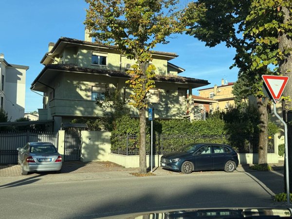 casa indipendente in vendita a Pesaro in zona Pantano
