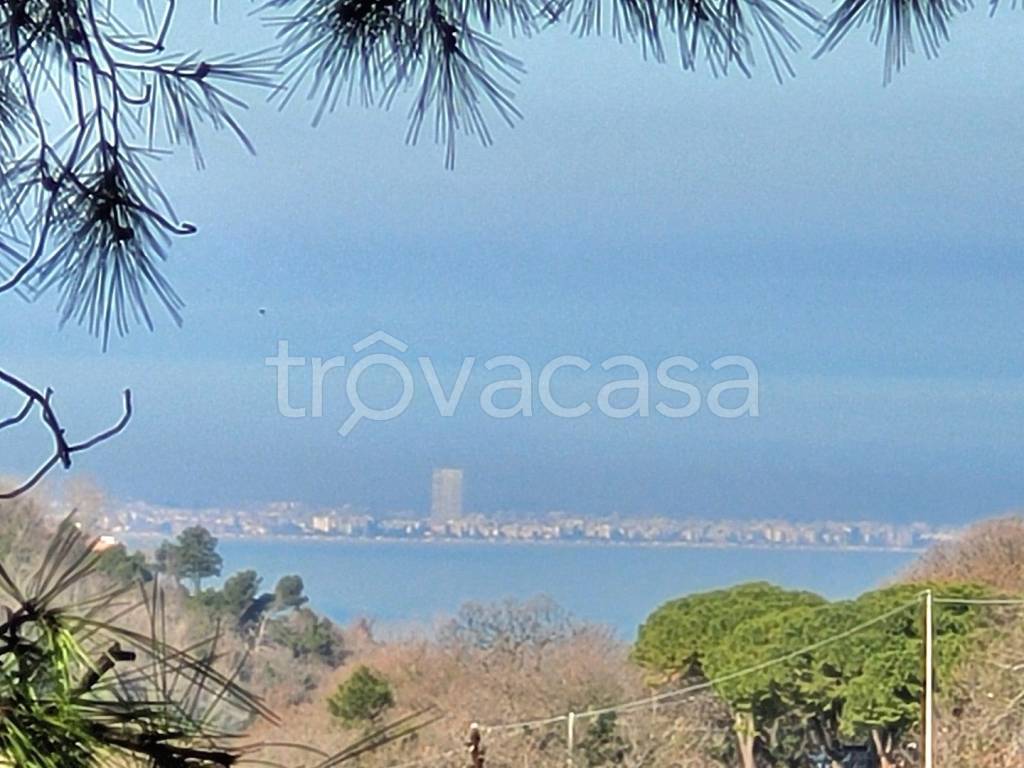 casa indipendente in vendita a Pesaro in zona Castel di Mezzo