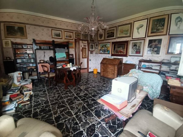 casa indipendente in vendita a Pesaro in zona Porto