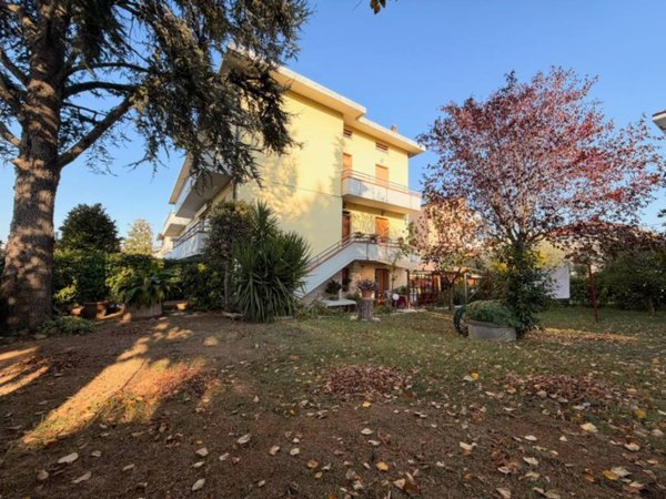 casa indipendente in vendita a Pesaro in zona Case Bruciate