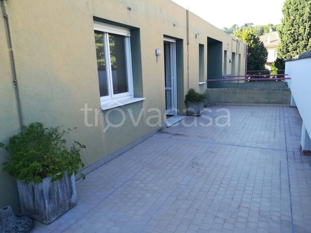 appartamento in vendita a Pesaro in zona Cattabrighe