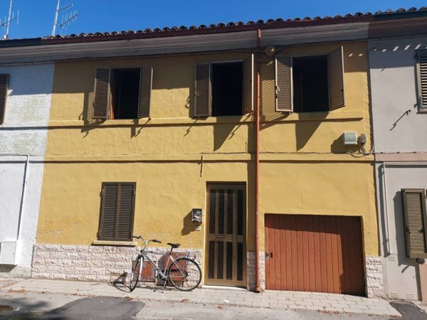 casa indipendente in vendita a Pesaro in zona Santa Veneranda