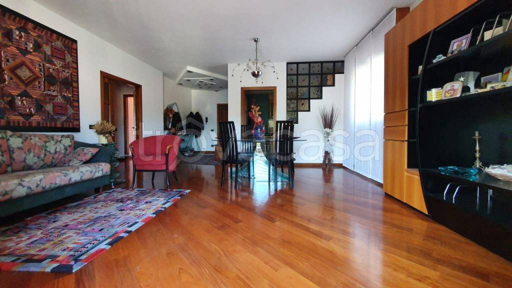 appartamento in vendita a Petriano in zona Gallo