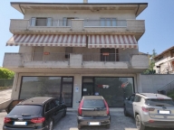 negozio in vendita a Petriano in zona Gallo