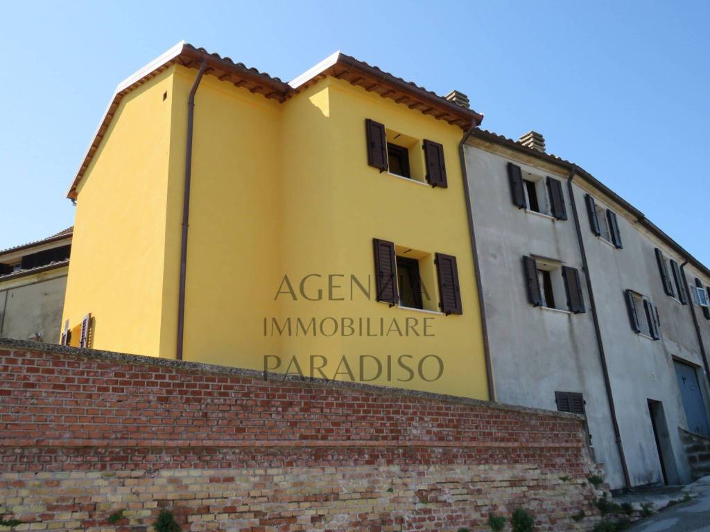 casa indipendente in vendita a Petriano