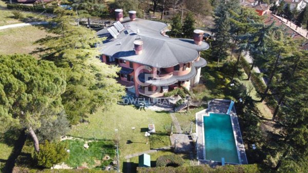 casa indipendente in vendita a Petriano