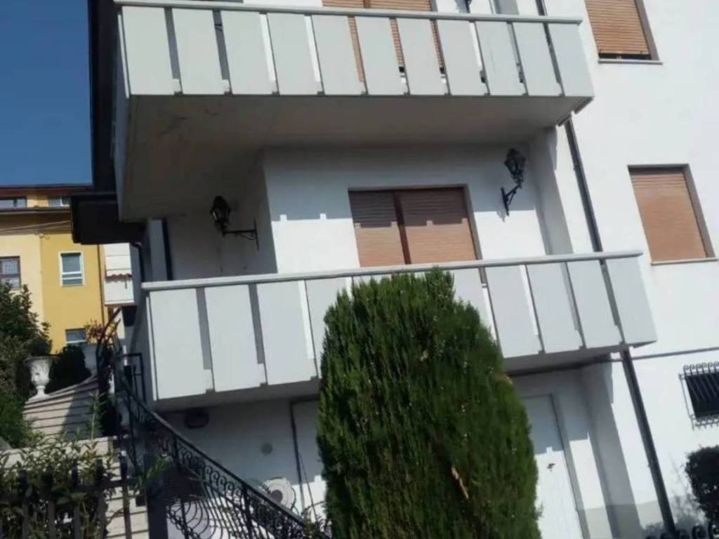 casa indipendente in vendita a Petriano in zona Gallo