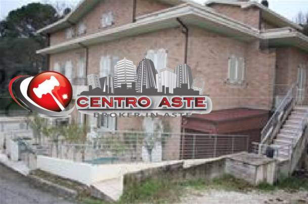 appartamento in vendita a Petriano in zona Gallo