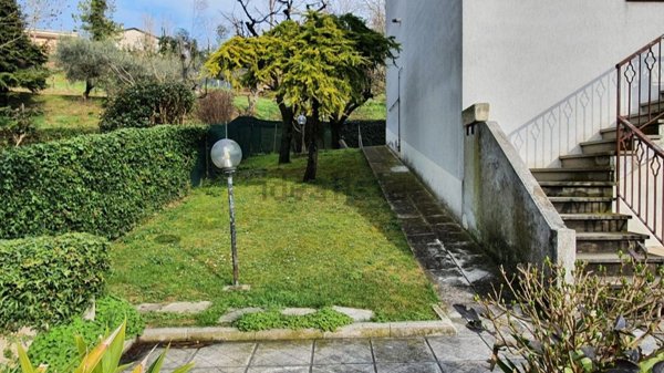 casa indipendente in vendita a Petriano