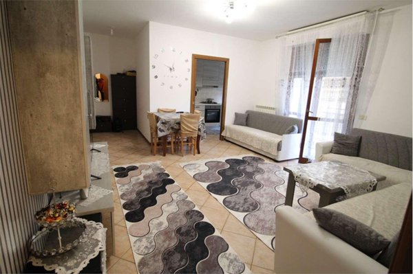 pentavano in vendita a Petriano in zona Gallo