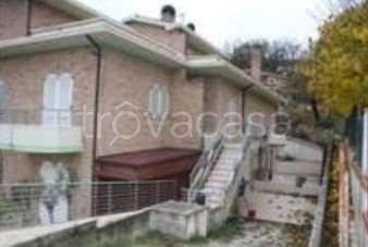 appartamento in vendita a Petriano in zona Gallo