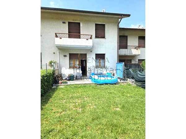 casa indipendente in vendita a Petriano