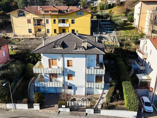 casa indipendente in vendita a Petriano in zona Gallo