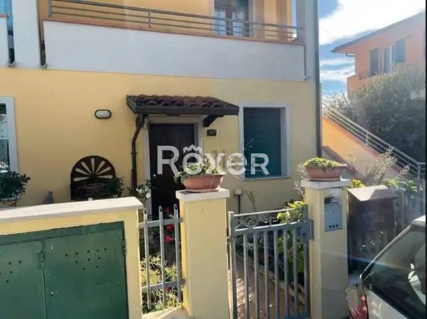 appartamento in vendita a Petriano in zona Gallo