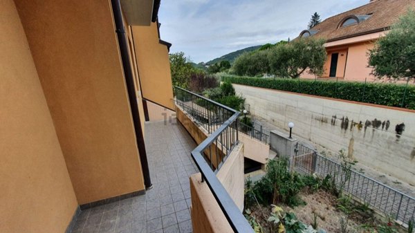 appartamento in vendita a Petriano in zona Gallo