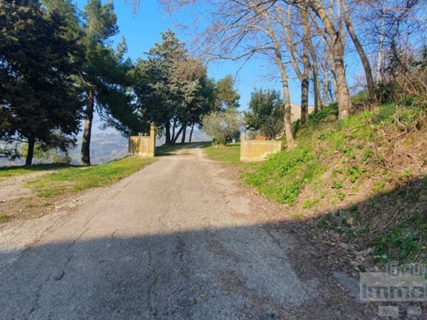 casa indipendente in vendita a Petriano