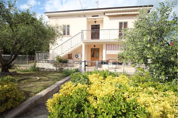 casa indipendente in vendita a Petriano