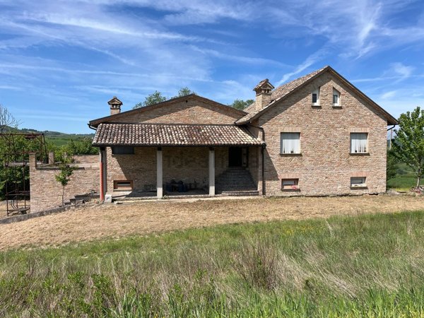 casa indipendente in vendita a Petriano