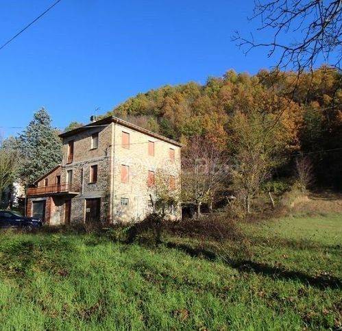 casa indipendente in vendita a Piandimeleto