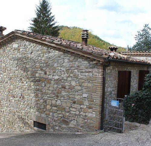 casa indipendente in vendita a Piandimeleto