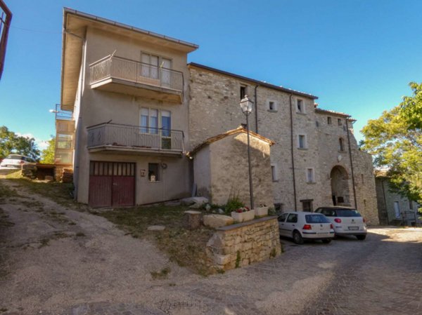 appartamento in vendita a Piandimeleto in zona San Sisto