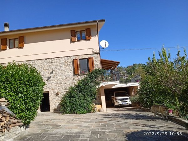 casa indipendente in vendita a Piandimeleto in zona San Sisto