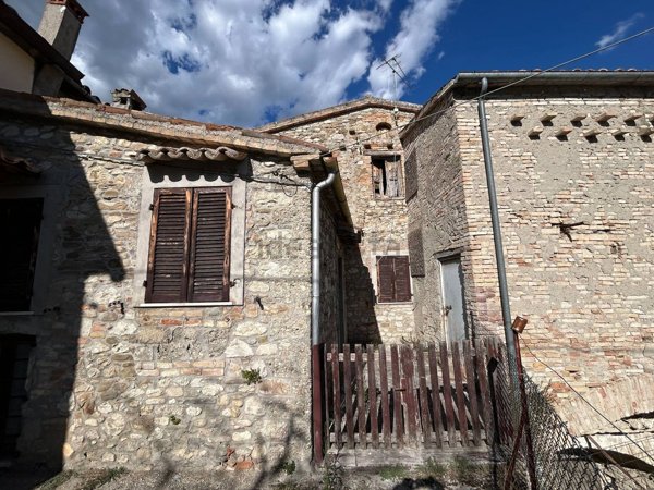 casale in vendita a Piandimeleto