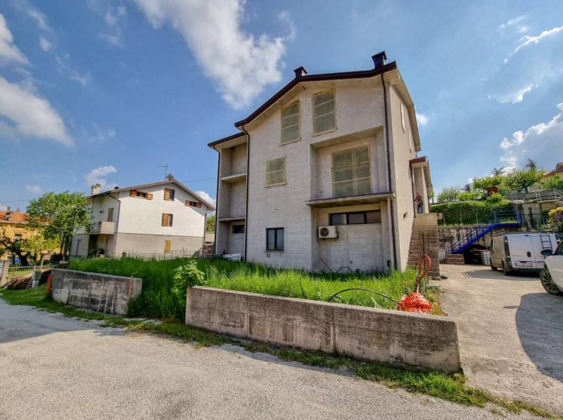 casa indipendente in vendita a Pietrarubbia in zona Mercato Vecchio